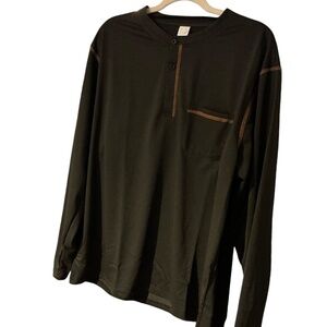 Men’s black pullover